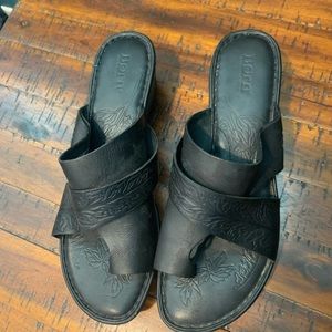 Born black sandals, size 10